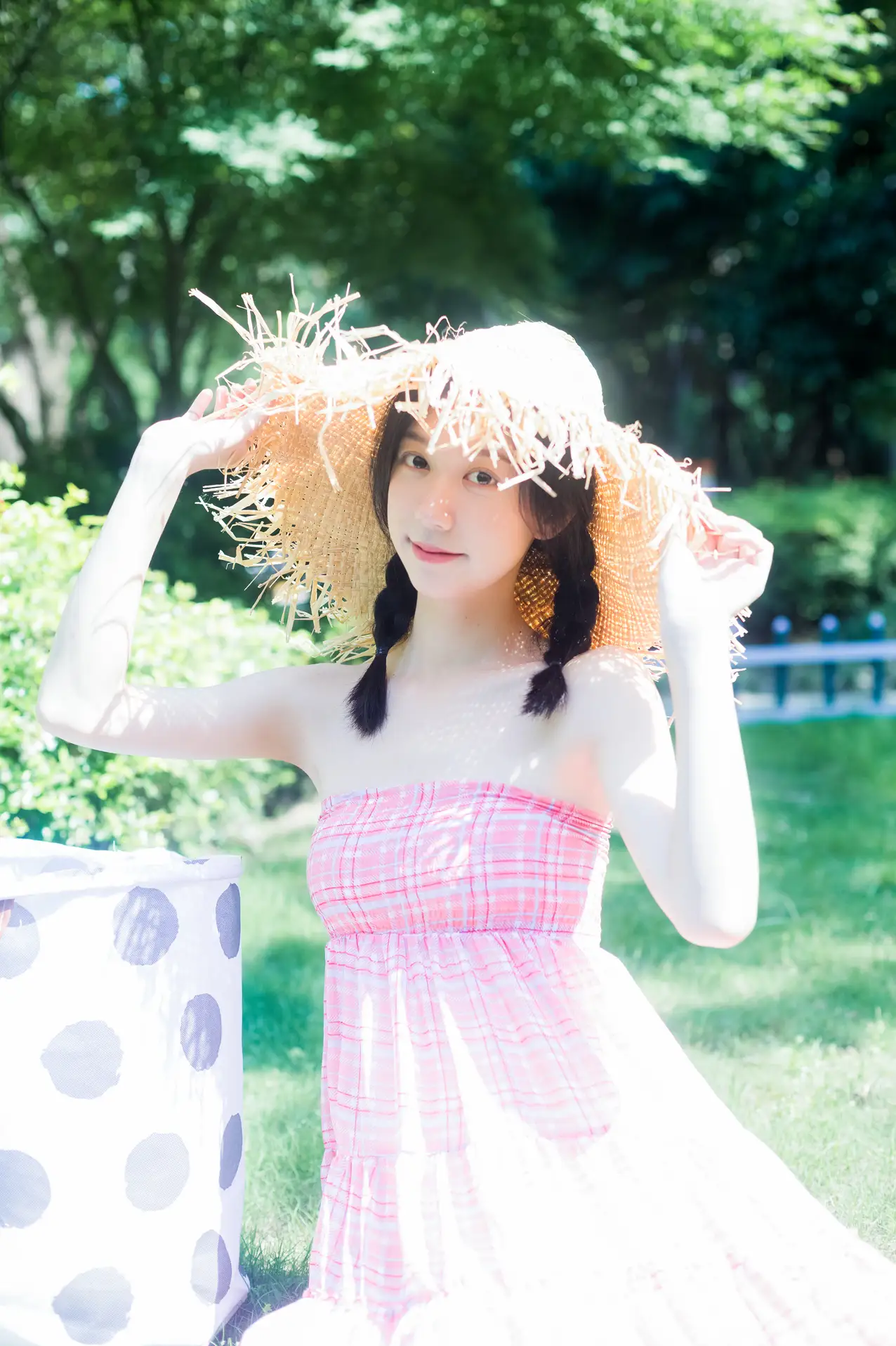 [YITUYU] 2022.07.19 Vol.1520 – The weather is sunny today Cat Feeding Girl Cat Girl-#[42P]-38